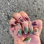 난이샵네일난이#nail | 바야흐로여름 목동네일샵 Nail on Instagram: “실물에 못 담는 이 영롱함:) 깨끗 깨끗 ➰물먹은 듯한 투명함 카키 와인 너무쥬아 🤍🤍🤍...