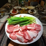 산청숯불가든 을지로 2호점 20240927 을지로3가 산청숯불가든... 한우된장찌개와 흑돼지 김치찌개도 좋고 오이가 듬뿍인 #낙산냉면 스타일의... 