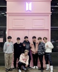 다녀왔어 Hi Mi Casa💜 #BTS_POPUP #HOUSE_OF_BTS… | Красивые мальчики, Красивые парни, Кей поп