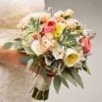 From theknot.com. The inspiration for my bouquet! | 부케