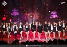 181108 엠카운트다운 IZ*ONE - 라비앙로즈 (La Vie en Rose) 현장포토 #izone #stage #performance #mnet di 2021 | Selebritas... 
