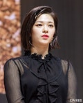 어제자 고혹미 넘치는 ‘흑단발’ 하고 리즈 갱신한 트와이스 정연 | 리즈, 연예인, 헤어스타일