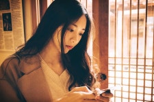 and take a moment to listen to yourself.. 잠시 멈춰서 여기서 마음을 쉬어가요 #북촌 #하늘이흐릿했던하루 #listentoyourself”