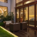 14 pomysłów na drewniane wykończenia wokół Twojego domu | homify - 2021 | 발코니 디자인, 작은 발코니, 인테리어