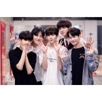 ปักพินโดย 꼬맹이 ใน 김우석(*´>ω<`*) | คนดัง