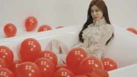IZONE-아비앙로즈 （La Vie en Rose）MV