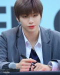 Kang Daniel ... 사란 해 🍑 210119 (Dengan gambar)