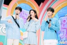 SBS인기가요 (SBS Inkigayo) on Twitter in 2022 | Mcs, Fashion, Lab coat
