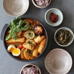 솔치육수 진하게 내서 고춧가루와 #메종드율 #우마이쯔유 만 넣고 김치전골 했는데 국물이 진짜😍👍🏻 꼭 추천해드리고픈 우마이쯔유 활용…