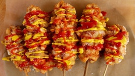 Korean french fries corn dog (Gamja-hotdog: 감자핫도그) - YouTube | Korean hot dog recipe, Maangchi recipes, Corn dogs
