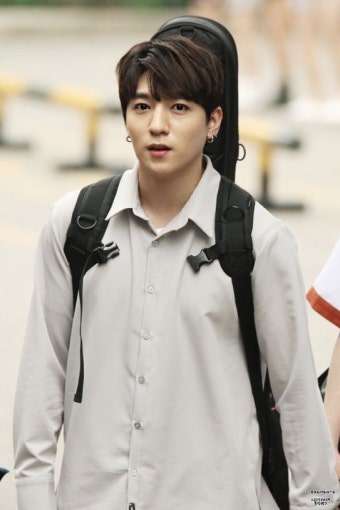 데식이들️에 있는 정명 지님의 핀 | 케이팝, 한국, 성