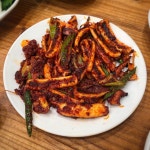 Instagram의 부산맛집 맛있는부산님: “#맛부_대가삼계탕 몸이 허한 것... 오징어불고기로 유명한 예천에서 배워왔단다. 연탄향 진하고 매콤한... 
