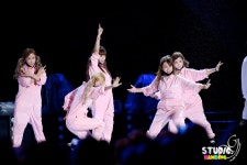 Studio-G :: 13.10.06 크레용팝 경주 한류 드림콘서트 스페셜무대 by. Hamding | Pop music, Korean pop, Concert