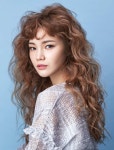 트위스트 펌 헤어 스타일링 하우투 | 얼루어 코리아(Allure Korea) 뷰티 라이프 스타일 잡지 | Curly hair styles, Hair styles... 