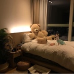 포근한 침구에 곰돌이와 강아지로 끝! 🐕💛 .  @rina0721k 님의  셀프인테리어 💡 | Interior, Furniture, Decor