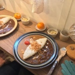 한시간을 달려온 뿌듯함.반반카레 . . . . . #연남동#카페#키친숲인테리어#인스타픽#instapic#홈카페#homecafe#cafe#데이트 | 데이트