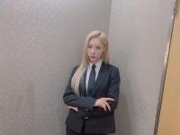 드림캐쳐 Dreamcatcher on Twitter: [🎁] 꿈둥이 사진 보고 가세요❤️ 💙 수트캐쳐 💙 꿈둥이 사진 보고 오후 8시 30분... 