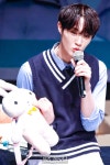 Pin von _𝒐𝒏𝒆_𝒘𝒂𝒚_𝒕𝒐_𝒎𝒙𝒓𝒔_ auf ⇨ cix|씨아이엑스