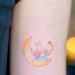 레터링타투 (@tattooist_arar) no Instagram: “(이상한 나라의 앨리스 : 시계토끼) 시계토끼 이미지를 제 스타일화 시켜보았습니다... 