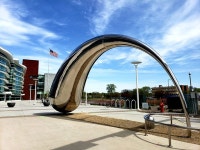 게이트 조형물에 있는 dinsu kim님의 핀