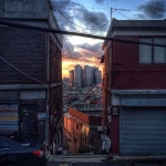 sarafa / #20131125 #iphone5s #seoul #alley #city #서울 #주택가 #도시 #빌딩 #골목 #구름 #ソウル #住宅街 #snapseed / 서울 용산 후암... 