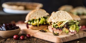 Thanksgiving Sandwich | Plant-Based Recipes | Recipe | Plant based recipes dinner, Plant based recipes easy, Vegan dinner recipes... 