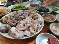 맛있어요. 좀 멀지만.