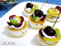 체리 생크림 핫케익 샌드 미니 케익만들기 | 음식, 디저트, 식품 아이디어