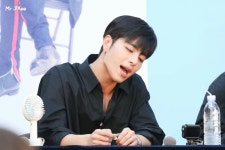 ปักพินโดย Yong Yong ใน 주내구 (มีรูปภาพ)