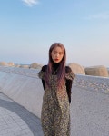 소윤 on Instagram: “사진으로라도 봄을 느껴야겠어.....🌼” - 2020 | 패션 스타일