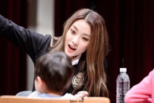 효정이네 사진관 on in 2020 | Singer, Korean singer, Korean girl groups