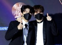 𝙏𝙍𝙎𝙍 𝙃𝙌 📸 on Twitter: 210110 골든디스크어워즈 트레저 @treasuremembers…  in 2021 | Treasures