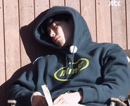 박보검 < 효리네 민박2 > 2회 180211 [ 출처 : 뉴비 https://twitter.com/nowornever0616/status/962704085651660800 ]