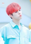 ปักพินในบอร์ด  우석