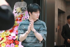 ปักพินโดย 진주 ใน My JJ ในปี 2023