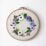 33 Likes, 1 Comments - 카페수집 (@suzibart) on Instagram: “#flowers #wreath #flowerslovers #embroidery #hoopartwork #hoopart  @suzi.b.... 