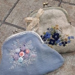 #Embroidery#stitch#needle work #프랑스자수#일산프랑스자수#자수#자수타그램#자수소품 # 시원느낌~스카이블루 자수 빅 프레임 손지갑... 