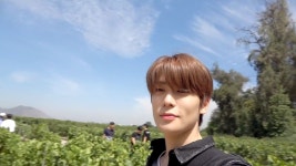 Pin page Pin by 𝐥𝐞𝐞 𝐭𝐲 𝐚𝐝𝐝𝐢𝐜𝐭𝐞𝐝 ♥ on 정재현 / Jeffrey in 2022 | Gambar pacar, Foto teman... 