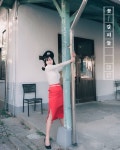 아이유 꽃갈피둘 컨셉 Model : @younni_ioi ____________________________________ Photographe… | High waisted skirt, Pencil... 