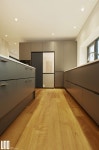 모던과 내추럴의 만남이 포인트인 가구 현장 – (주)마춤가구 우노 in 2021 | Kitchen cabinets, Home decor, Home