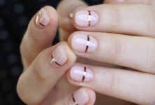 Pin by Mi Young Lee on 머리 스타일 | Minimalist nails, Lines on nails, Nails inspiration