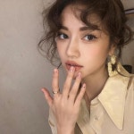 소라 on Instagram: “네일 드디어 받았쟈노..!!내가 좋아하는컬러에... 언니는 사랑이십니동💛🧡#시크릿헤어노는네일살롱”