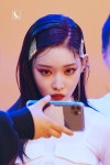 Meikap idol에 있는 kim searim님의 핀 - 2020 | 여성, 여성 얼굴, 아이메이크업