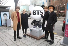 Esma Kibar 에 스 마 adlı kullanıcının Bts panosundaki Pin