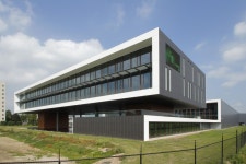 Office 12Build outside에 있는 Erik Nieuwenhuis님의 핀 | 현대 건축, 건축 디자인, 공장 건축