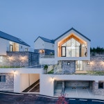 거제 아침고요마을 펜션 ::::: 설계개요 ::::: 대지위치 경상남도 거제시 외포리 지역지구 지계획관리지역 ... | 현대 주거 건축, 컨템포러리 집, 박공... 