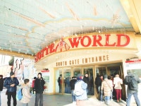 롯데월드 (LOTTE WORLD) in 서울특별시 (With images) | Lotte world, World, Adventure