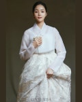 ·베리굿웨딩·(주)베리굿웨딩컴퍼니 on Instagram: “⠀⠀ 한복 고운 자태 그대로 뿜어내는 베리굿웨딩 신부님, 너무 곱다 🤍... 