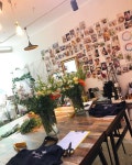준비다했으요🤩🖥🎶 이러고일해요 ~ . . . 블라썸제이플라워스쿨 꽃 お花の時間 | Photo wall, Instagram posts, Decor
