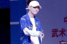 (2) Twitter  [HQ] 160810 Korea-China Martial Arts Cultural Exchange Festival #방탄소년단 #뷔 (cr,: vivid_black1230)